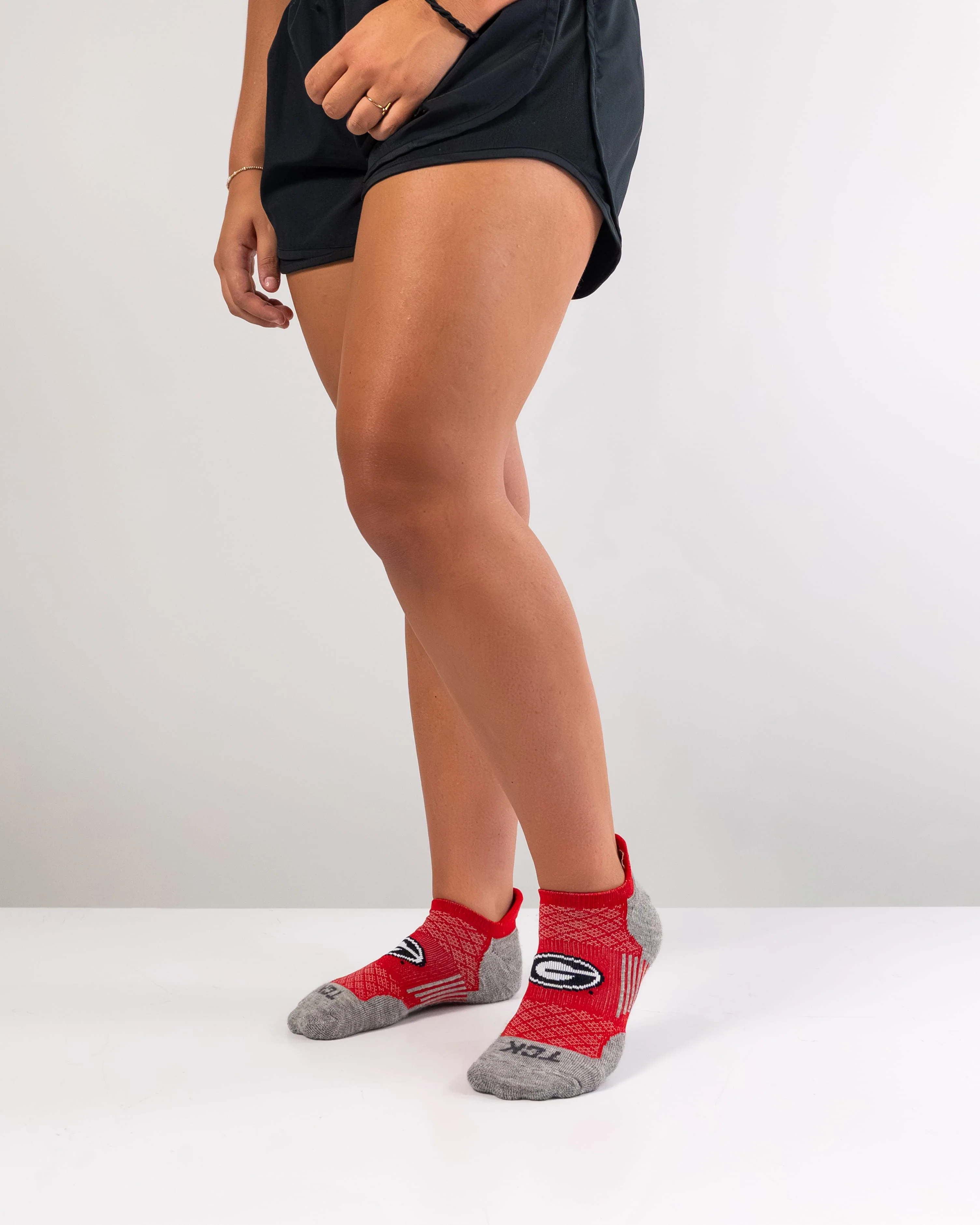 Georgia Bulldogs No Show Tour Socks - Image 5