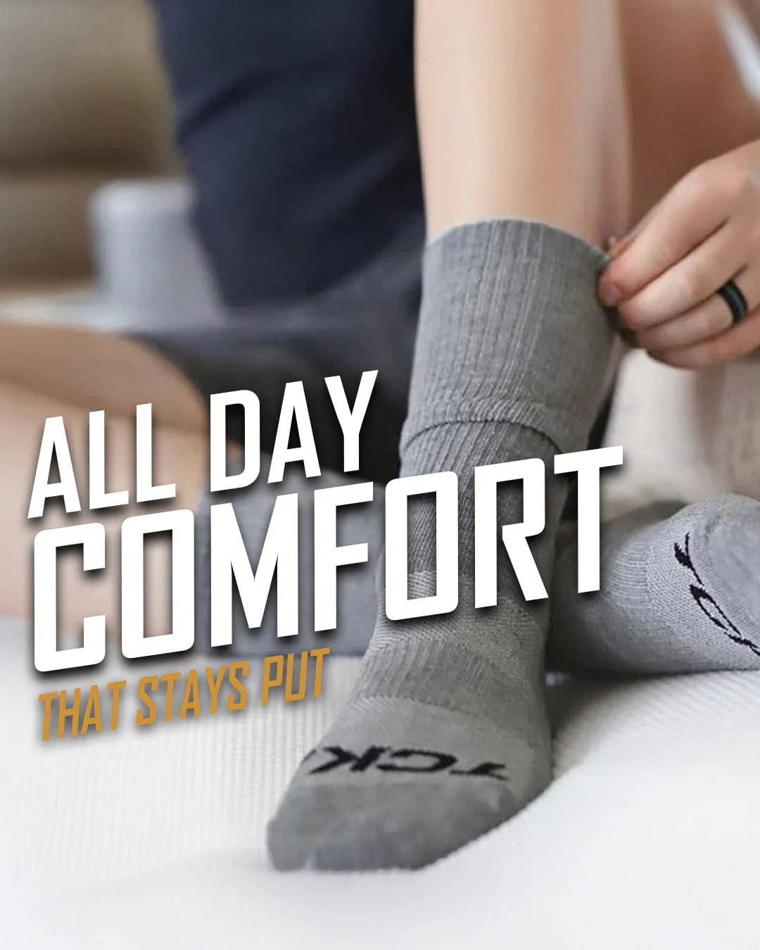 Seamless, Cushioned Crew Socks: Moisture Wicking Work & Sport - Image 4