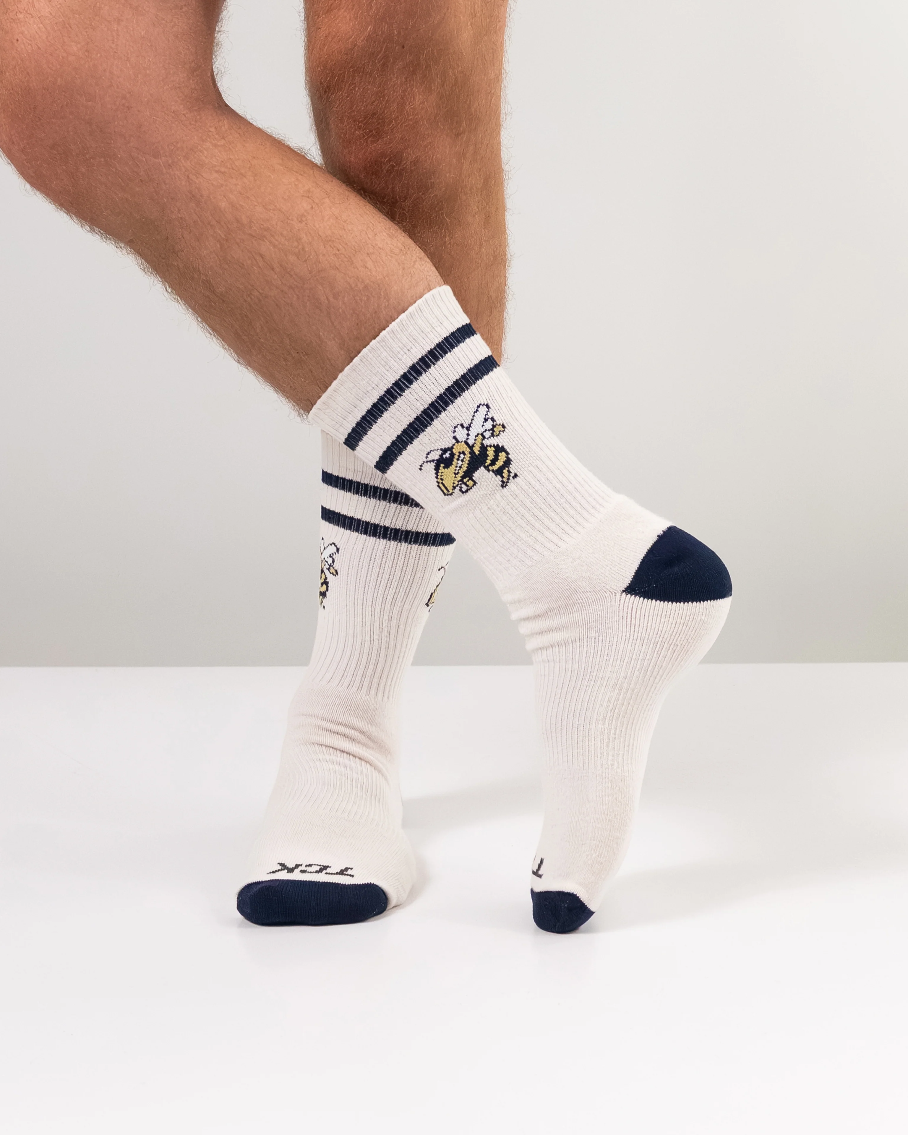 Vintage Georgia Tech Yellow Jackets Socks NCAA Socks For Men and Womens Soft Cotton Sock - Image 3