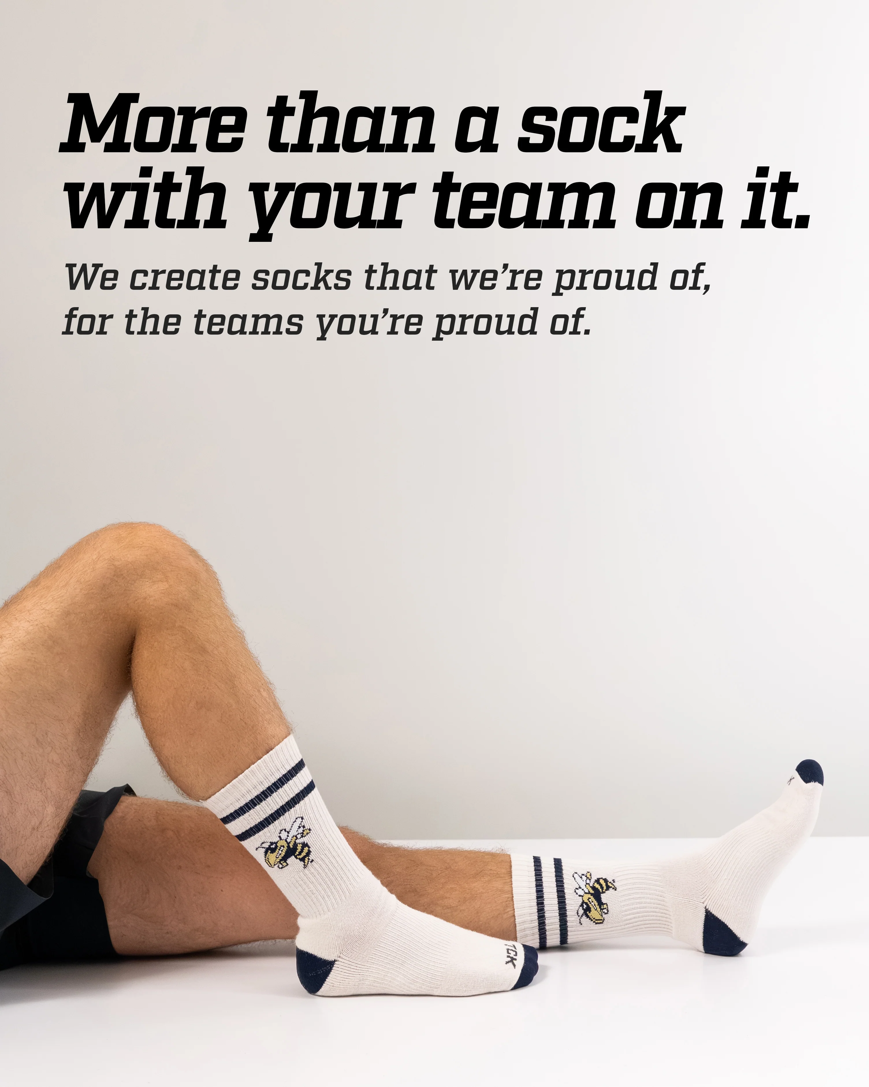 Vintage Georgia Tech Yellow Jackets Socks NCAA Socks For Men and Womens Soft Cotton Sock - Image 4